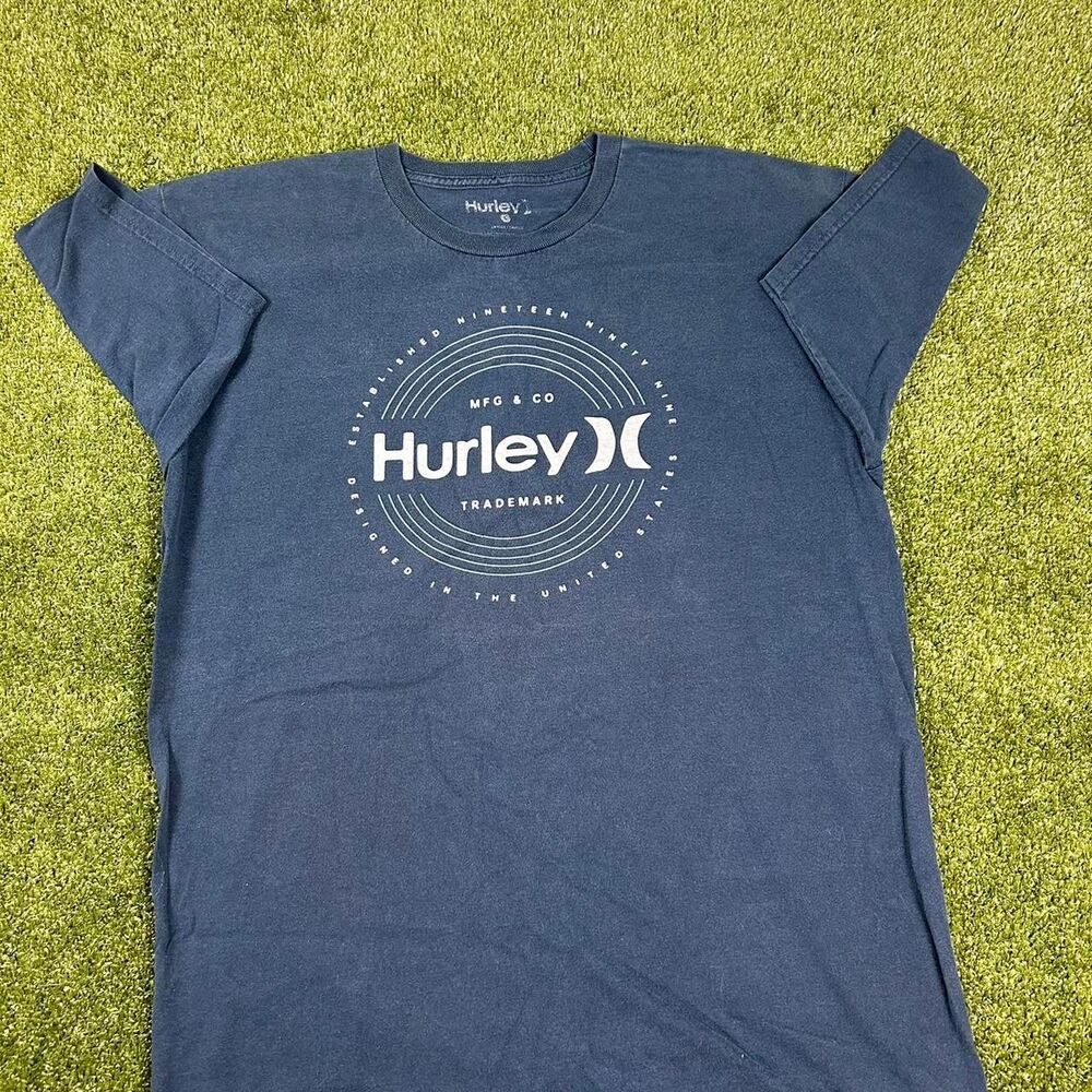 Hurley Men's Navy and Blue T-shirt